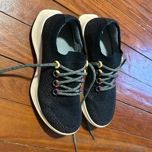 Women’s allbirds tree dashers size 8.5